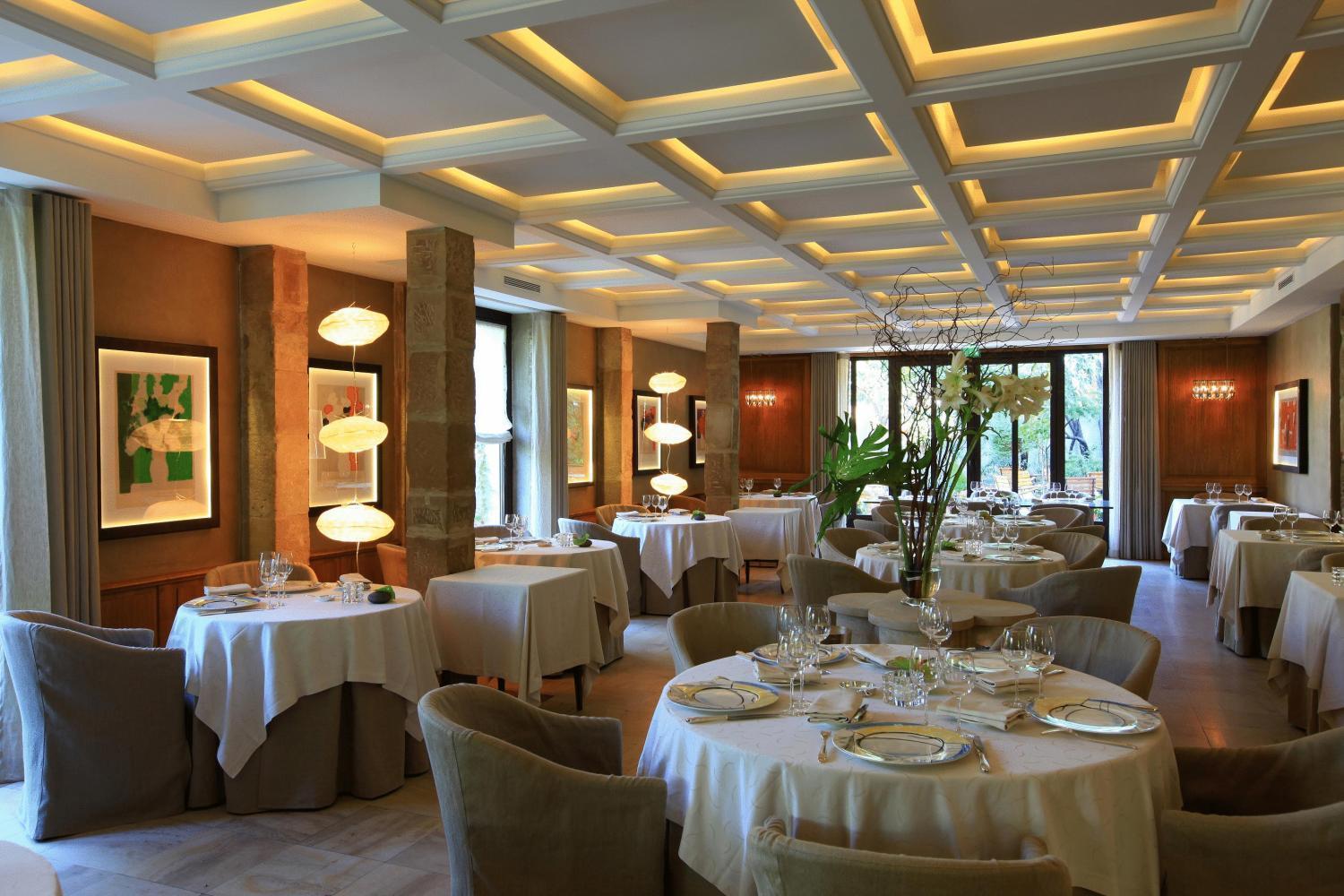 Pont-de-lʼIsère Hotel & Restaurants - Maison Chabran מסעדה תמונה